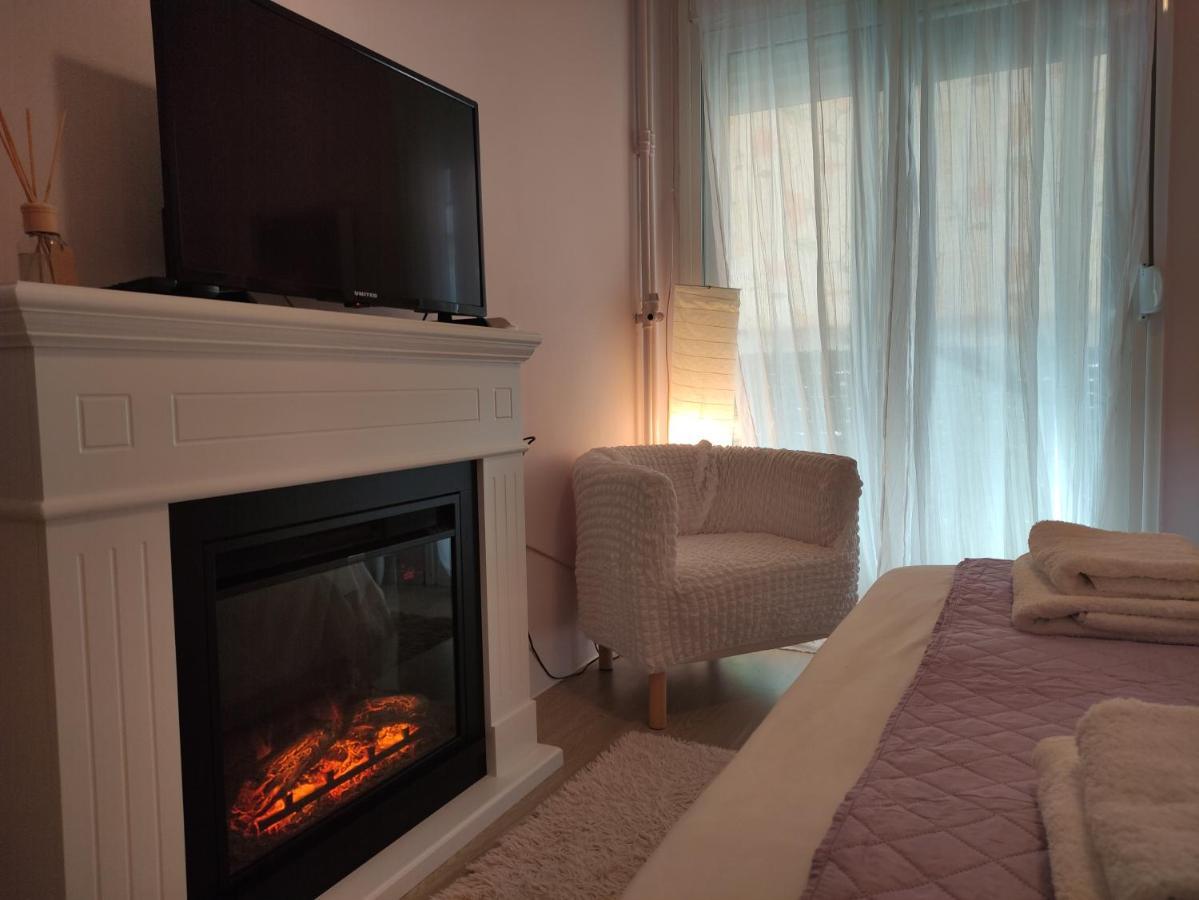 Love Truth Life Apartment Piraeus Exterior photo