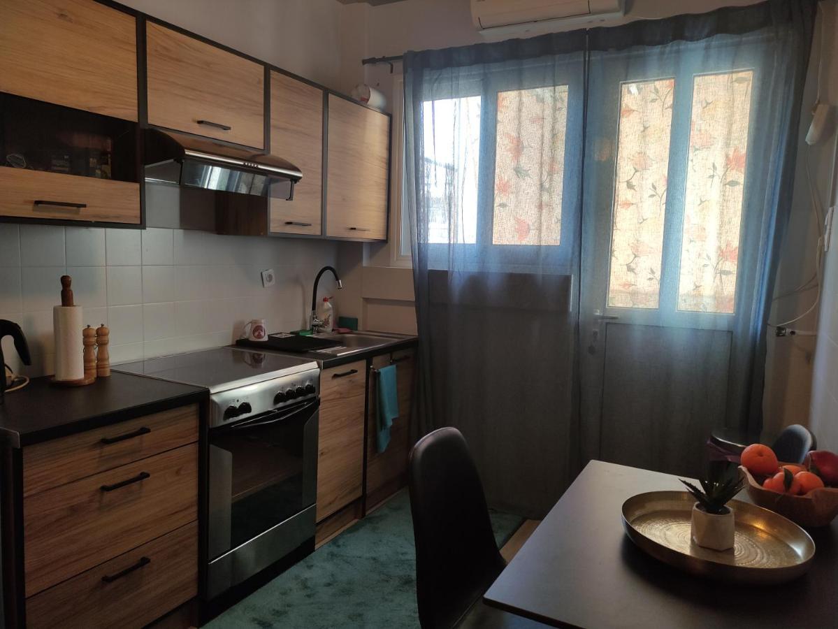 Love Truth Life Apartment Piraeus Exterior photo